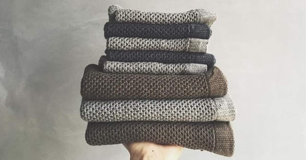 FAZENDO O BEM COM BRECHÓ E ROUPAS USADAS