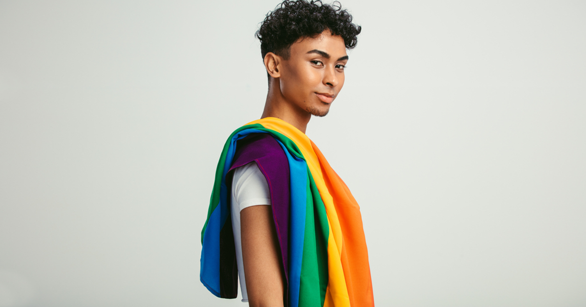 Mês do Orgulho LGBTQIA+: fatos históricos, moda agênero e depoimentos